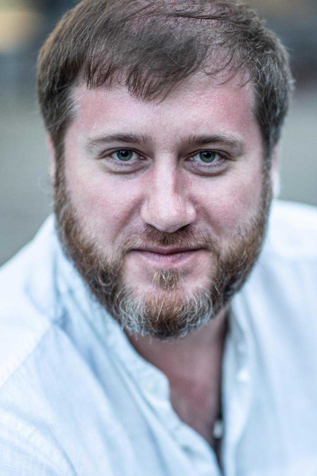 Максим деричев