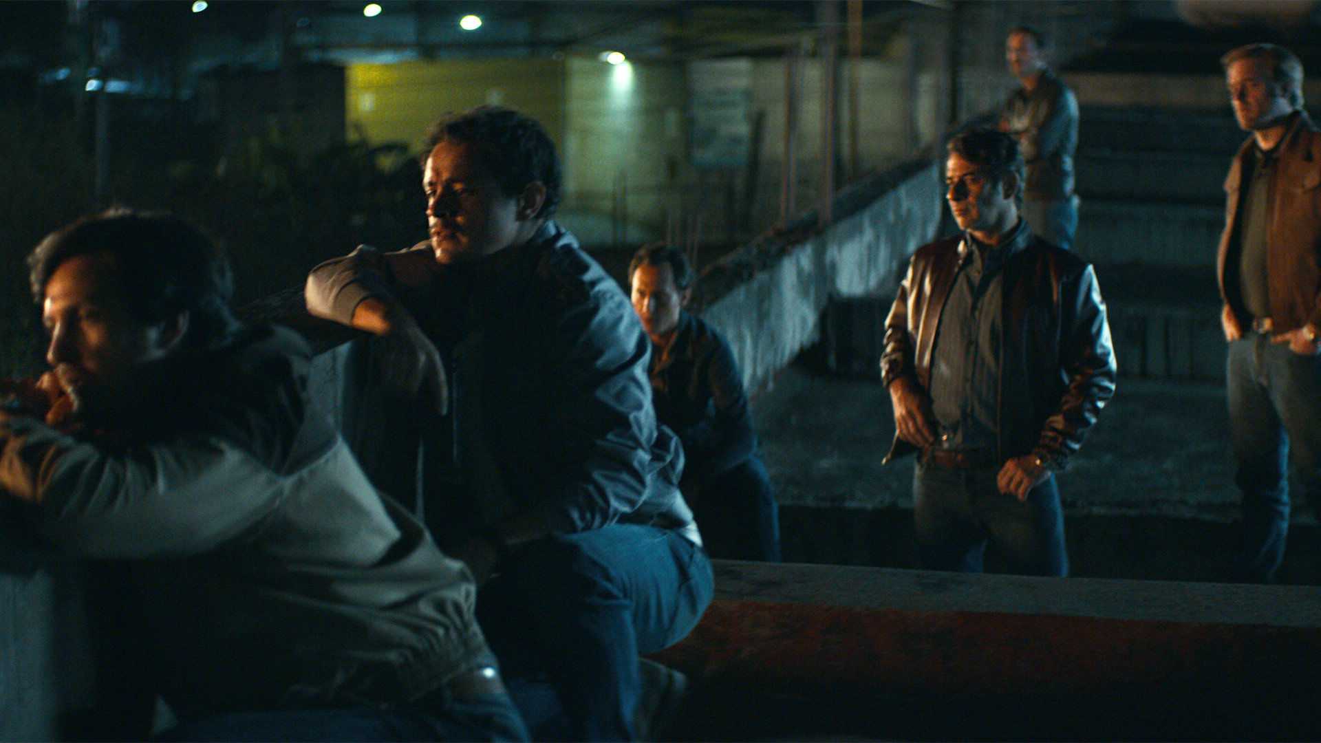 Будет ли продолжаться narcos mexico? есть ли возможность спин-оффа или 4 сезона?