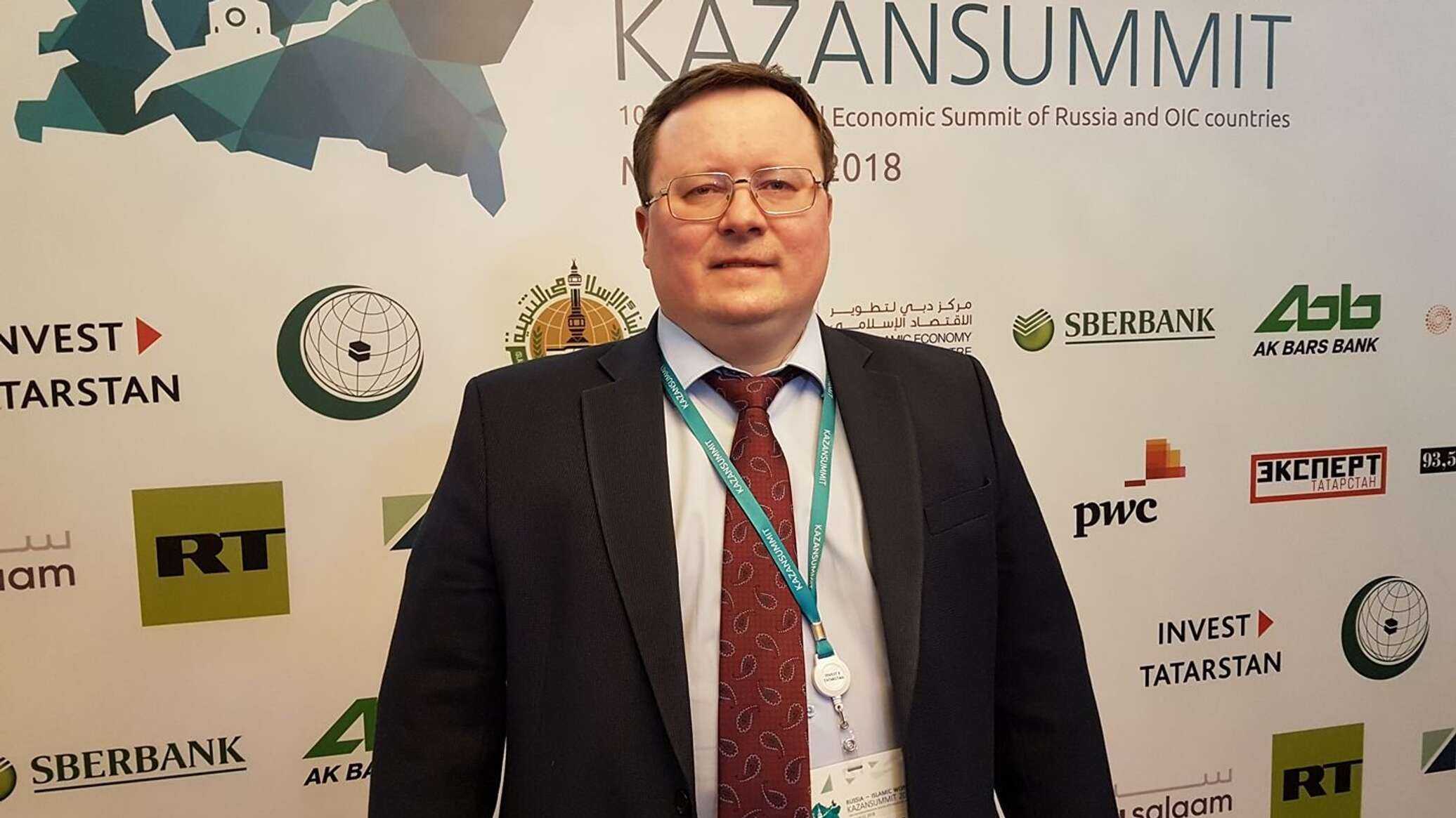 Максим разуваев биография личная жизнь