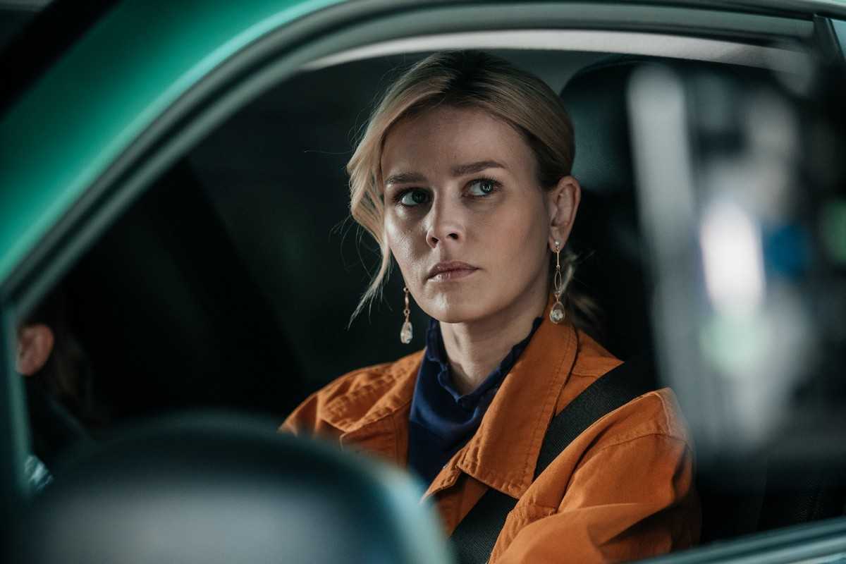 Дата выхода 2 сезона сериала "самка богомола", состав актеров, сюжет и кадры