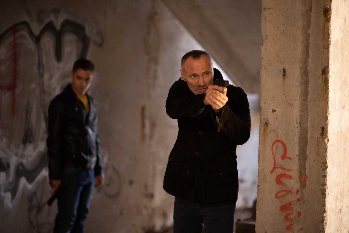 Сериал чужой 2014 актеры